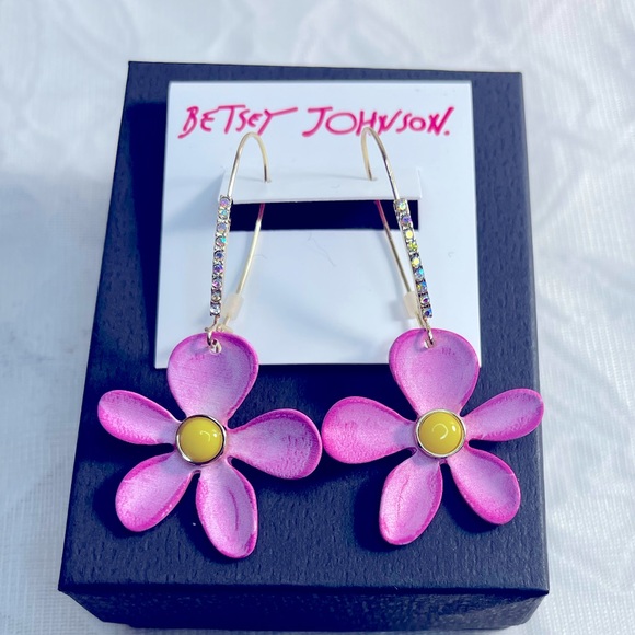 🚨🧾SOLD🧾🚨🌸 Betsey Johnson Gold Shepherds Hook Style Daisy Earrings - Picture 2 of 10